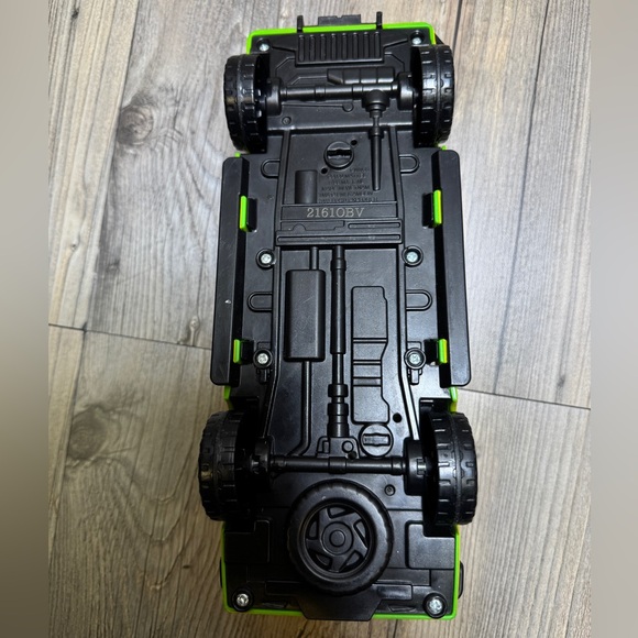 Ford Explorer "Jurassic Park" 1993 Collectible Movie 1/32 Diecast Model Toy Car - Picture 6 of 7